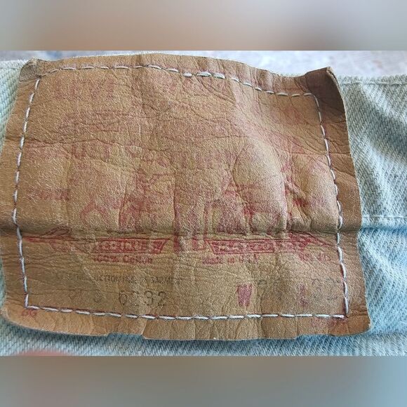 Vintage Levis Cut Off Shorts, Sz 34 With 5" Inseam. Excellent Condition - Picture 5 of 6